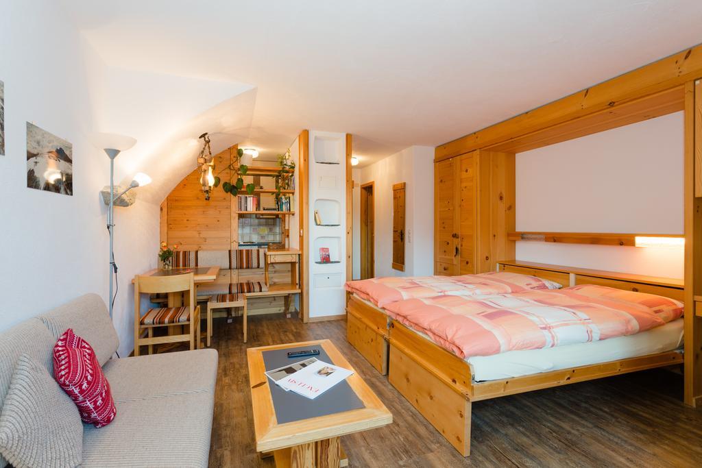 Hotel B&B Susom Surlej Silvaplana Buitenkant foto